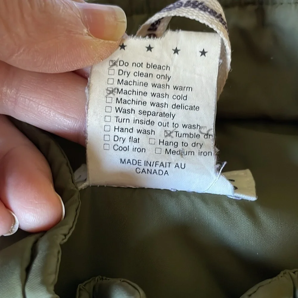 Cirrus puffer vest  size - Picture 10 of 12